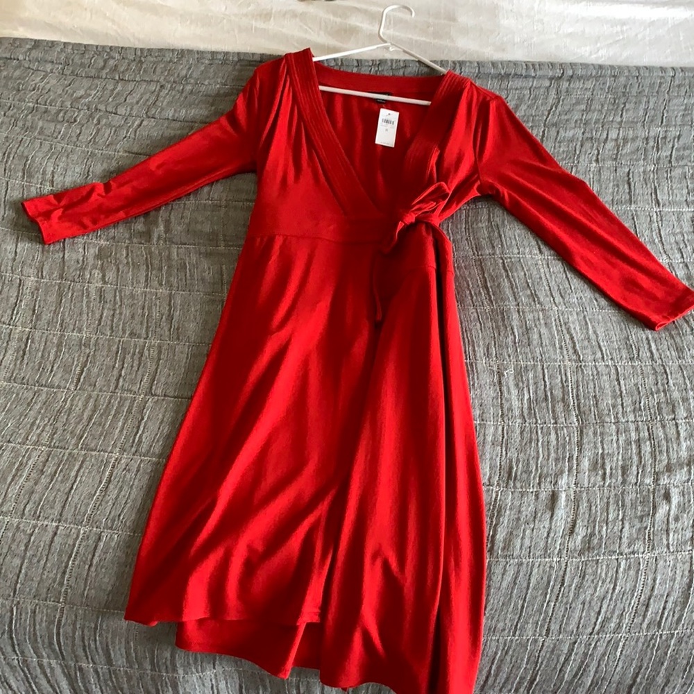 Ann Taylor size 8 red long sleeved dress
